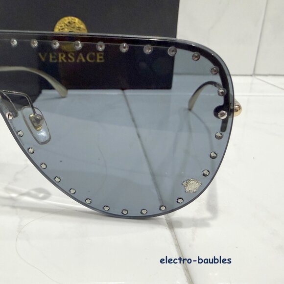 Versace Women\'s Gold 2230-B 1252/6G Shield Sunglasses 45-145-140 Store Display main image 14